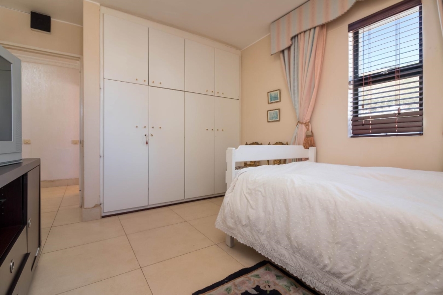 3 Bedroom Property for Sale in Sea Point Western Cape